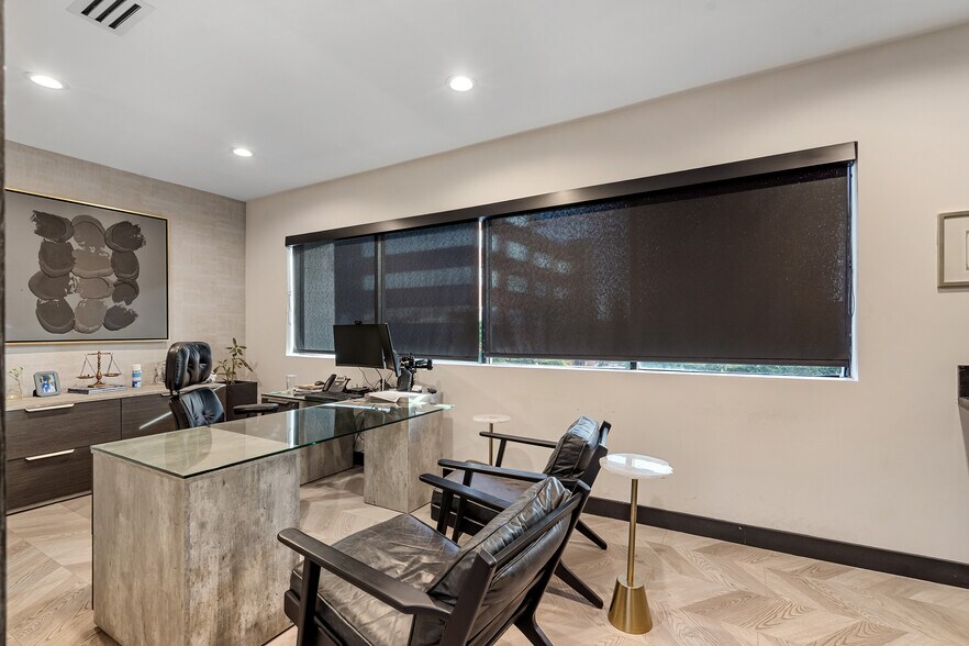 More Photos Of 4041 Wilshire Blvd, Los Angeles Office For Lease