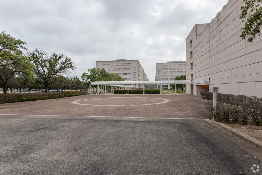 More Photos Of 11501 Burnet Rd, Austin Unknown For Lease