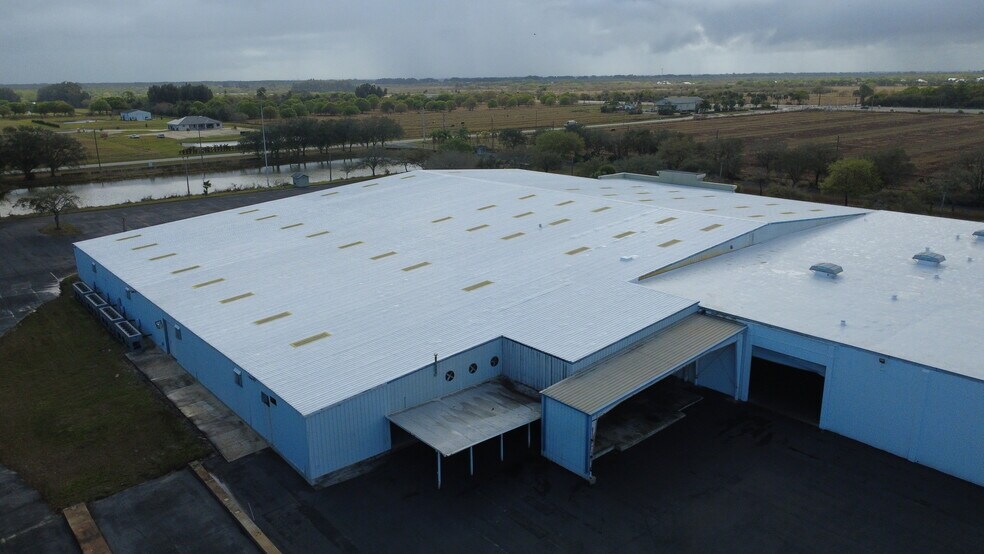 More Photos Of 625 66th Ave SW, Vero Beach Manufacturing For Sale