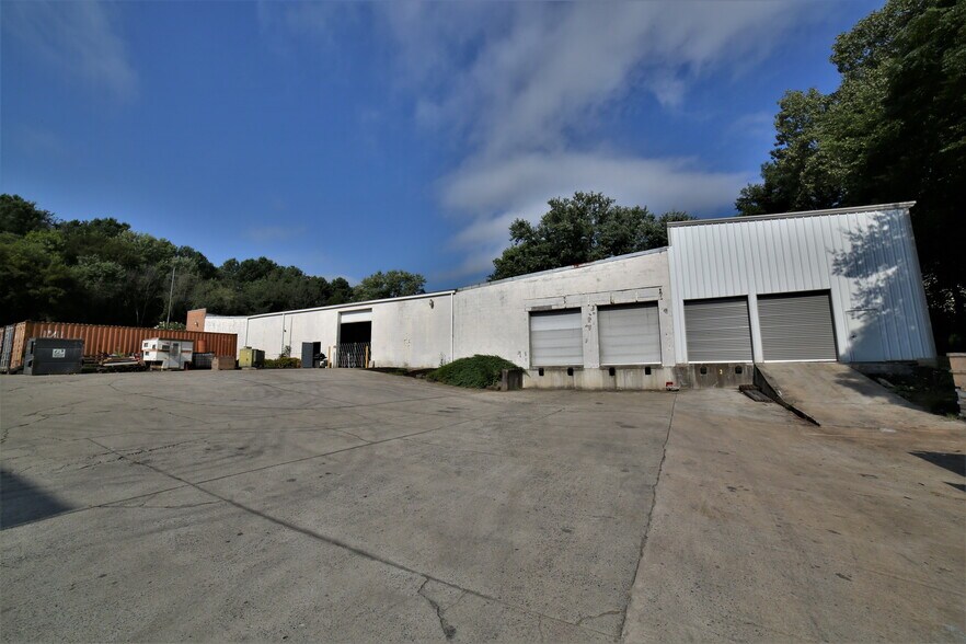 More Photos Of 121 Bells Ferry Ln, Marietta Distribution For Lease