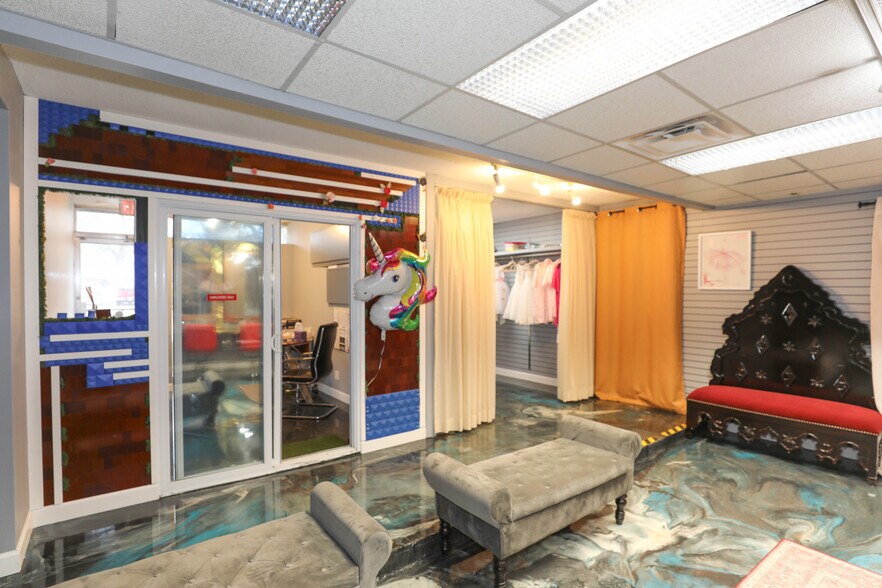 More Photos Of 1024 W 14 Mile Rd, Clawson Freestanding For Sale