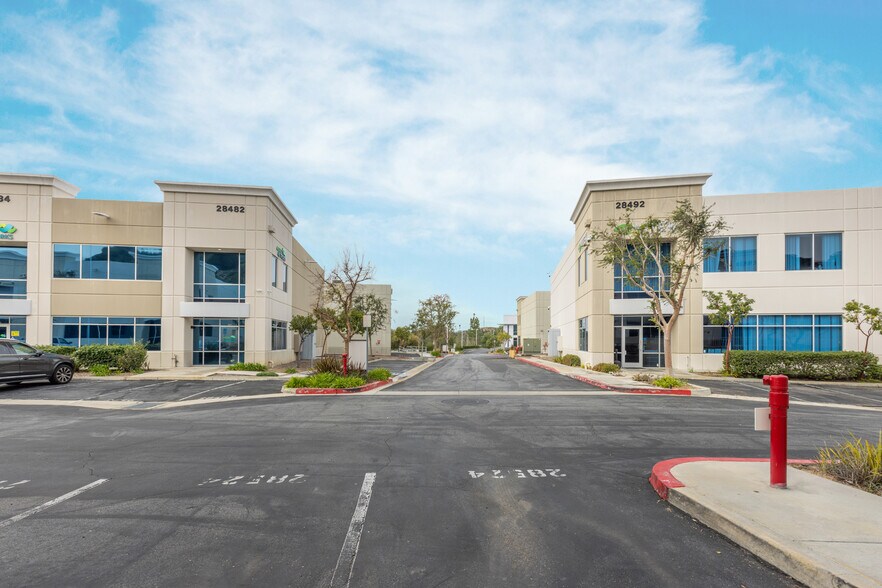 More Photos Of 28522-28528 Constellation Rd, Valencia Warehouse For Lease