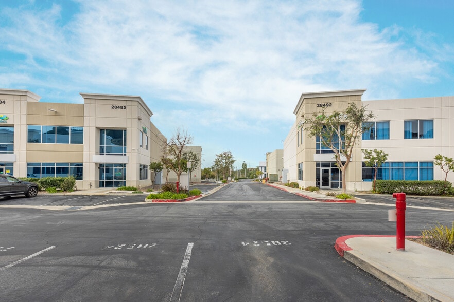 More Photos Of 28522-28528 Constellation Rd, Valencia Warehouse For Lease