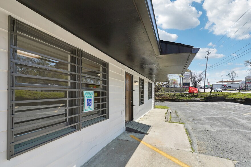More Photos Of 401 SW Cleveland Ave, Atlanta Office Residential For Sale