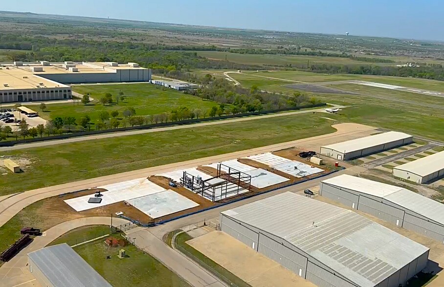 More Photos Of 3000 Westcourt rd, Denton Airplane Hangar For Sale