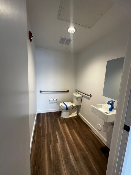 More Photos Of 7265 NW 74th St, Medley Warehouse For Sale