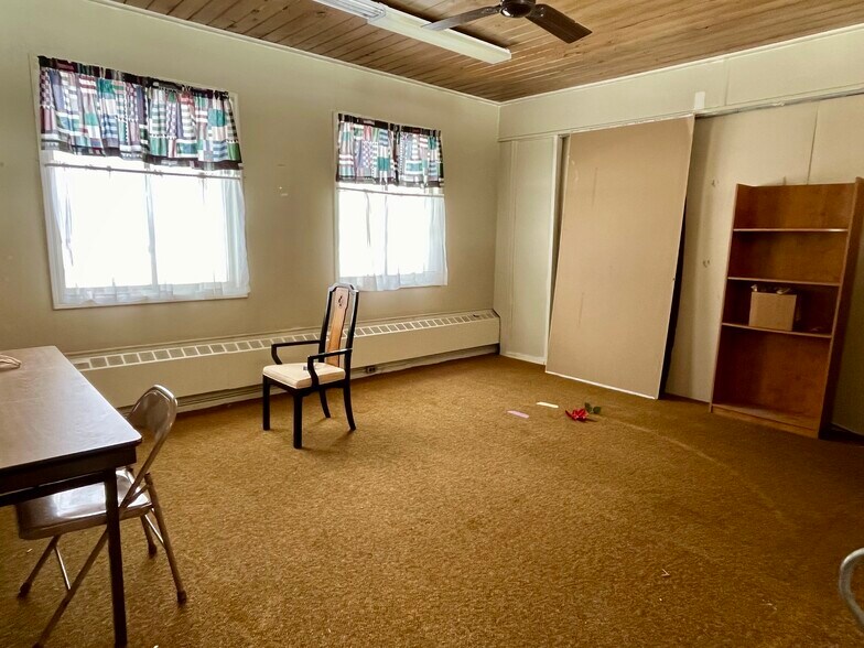 More Photos Of 27500 Marquette St, Garden City Specialty For Sale