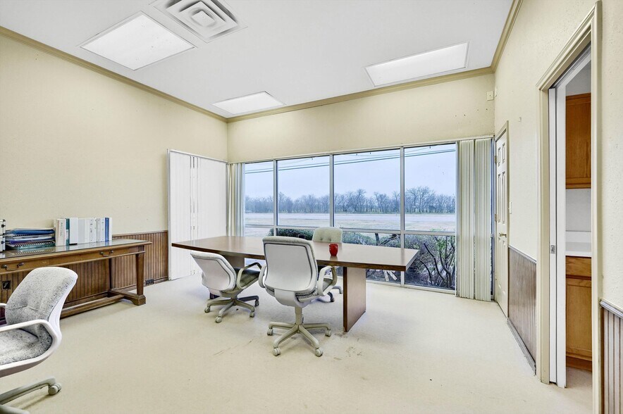 More Photos Of 18987 W US Highway 82, Sherman Industrial For Sale