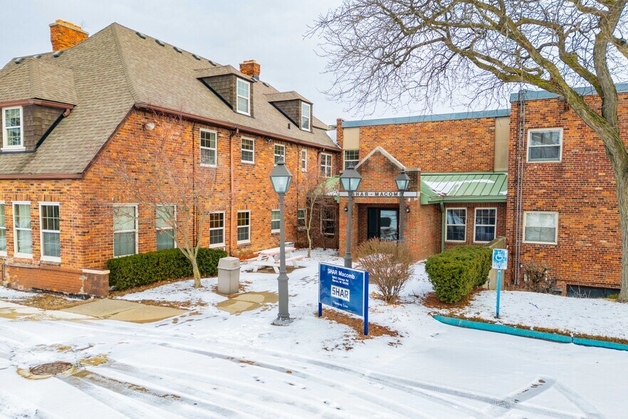 More Photos Of 6902 Chicago Rd, Warren Schools For Sale