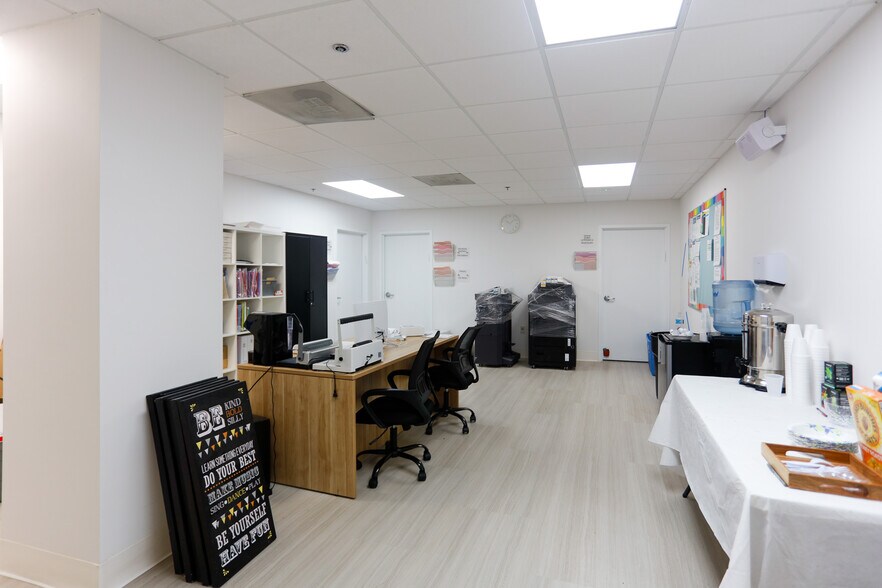 More Photos Of 1720 Harrison St, Hollywood Office Residential For Sale