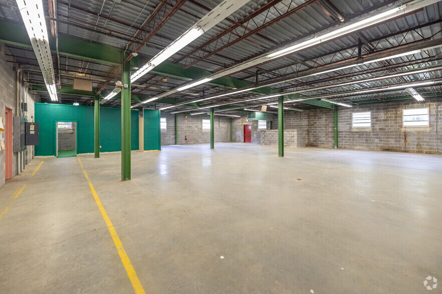 More Photos Of 1 Main St, Shirley Light Distribution For Lease