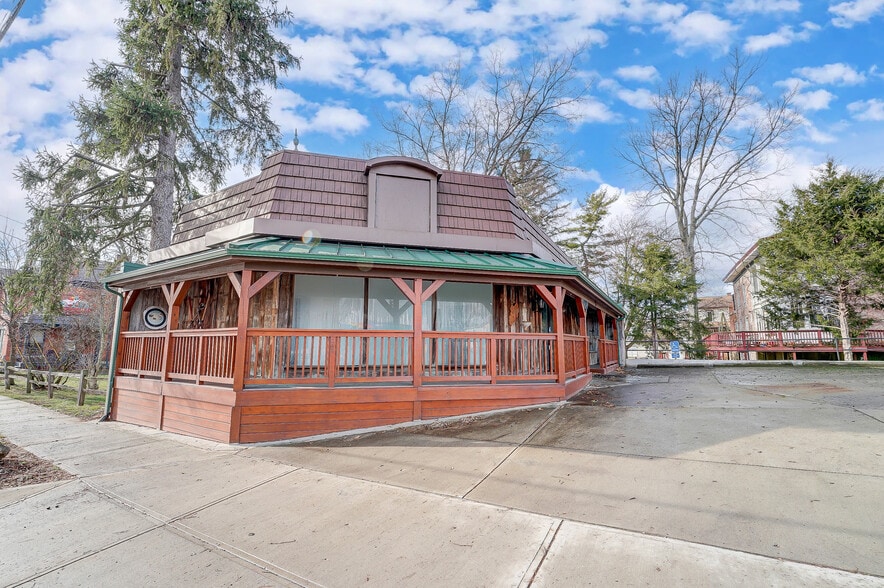 More Photos Of 53 E Market St, Germantown Restaurant For Sale
