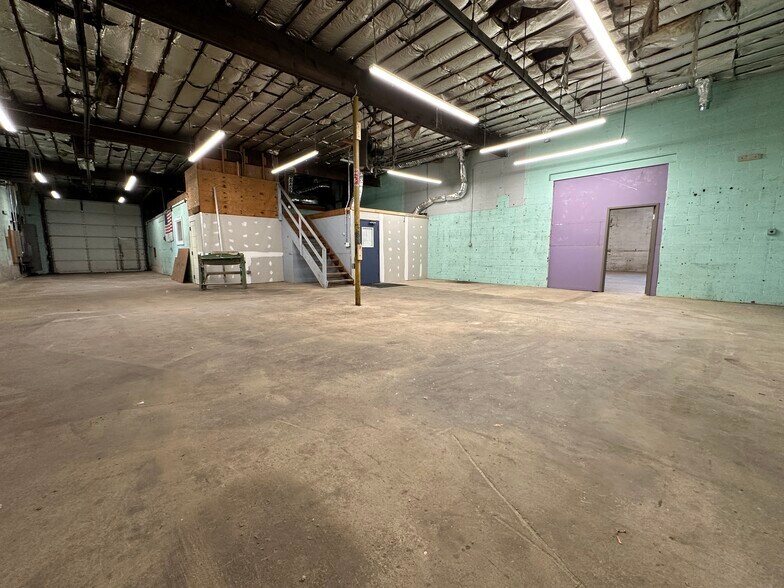 More Photos Of 50 Sheridan St, Stratford Manufacturing For Sale