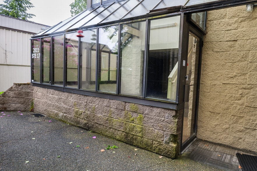 More Photos Of 2709-2811 Bridgeport Way, Tacoma Unknown For Lease