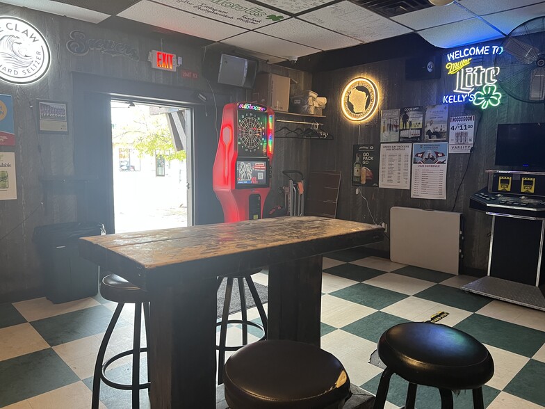 More Photos Of 219 Wisconsin St, Oshkosh Bar For Sale
