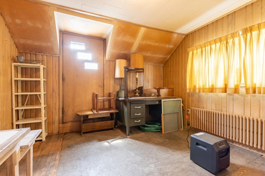 More Photos Of 740 Washington St, Wausau Bar For Sale