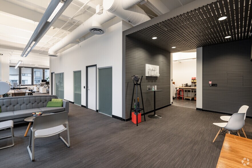 More Photos Of 1406 1st Ave, Seattle Office For Lease