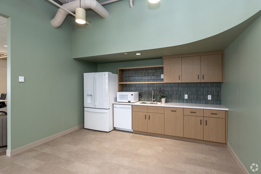 More Photos Of 3033 Excelsior Blvd, Minneapolis Medical For Lease