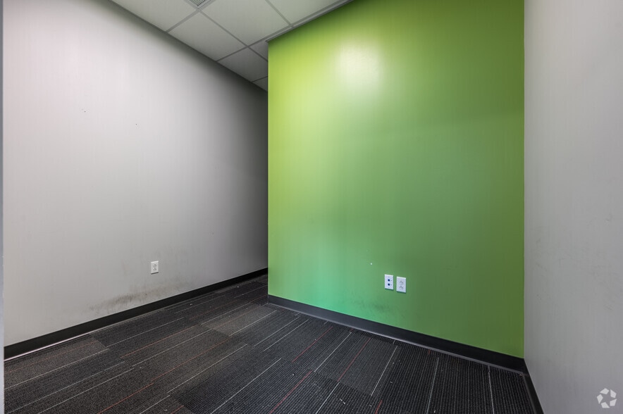 More Photos Of 200 Business Center Dr, Pittsburgh Research And Development For Sale