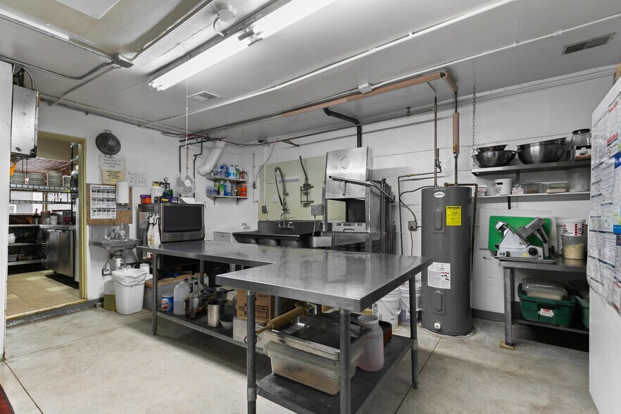 More Photos Of 1027 S Main St, Oshkosh Restaurant For Sale