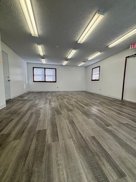 More Photos Of 202 W Plum St, Thorntown Daycare Center For Sale