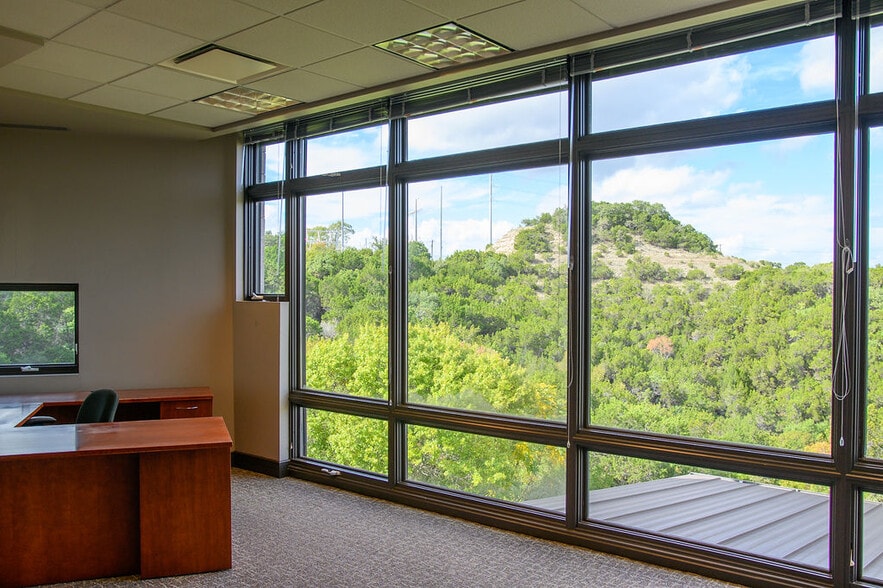 More Photos Of 8226 Bee Caves Rd, Austin Office For Sale