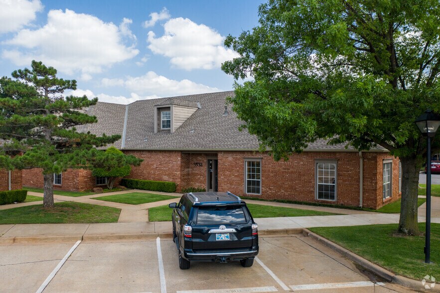 More Photos Of 1008 NW Grand Blvd, Oklahoma City Unknown For Lease