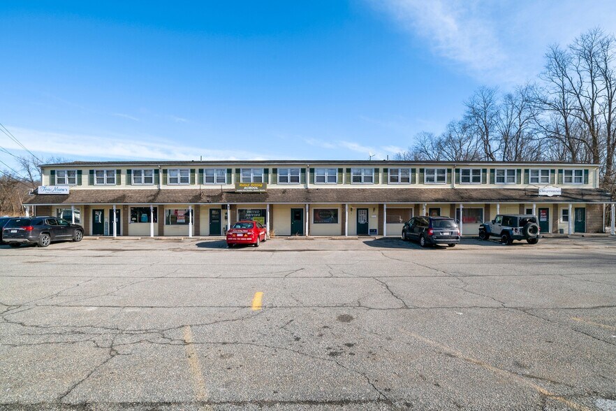 More Photos Of 3 Stadler St, Belchertown General Retail For Lease