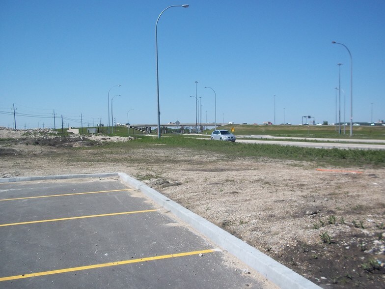 More Photos Of 1320 Concordia Ave E, Winnipeg General Retail For Lease