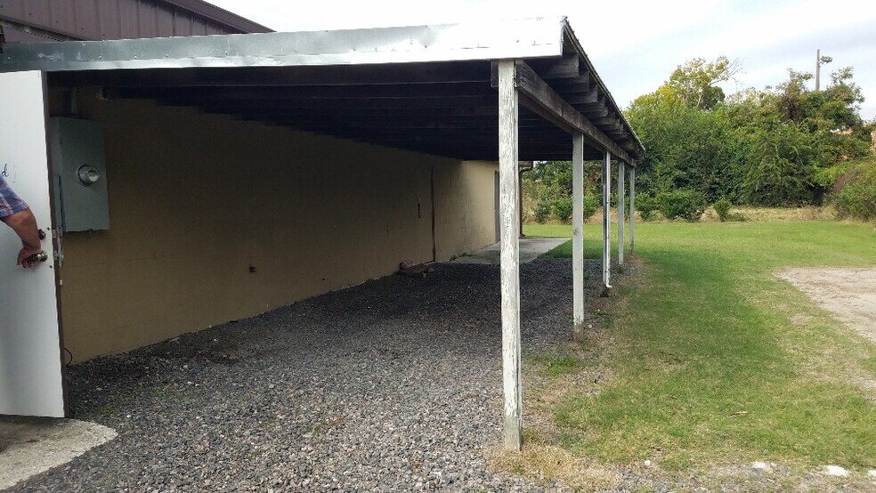 More Photos Of 1623 Broad St, Augusta Light Distribution For Sale