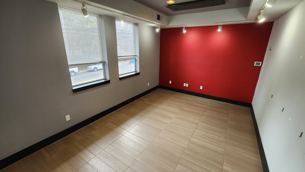 More Photos Of 7300 Healdsburg Ave, Sebastopol Office For Lease