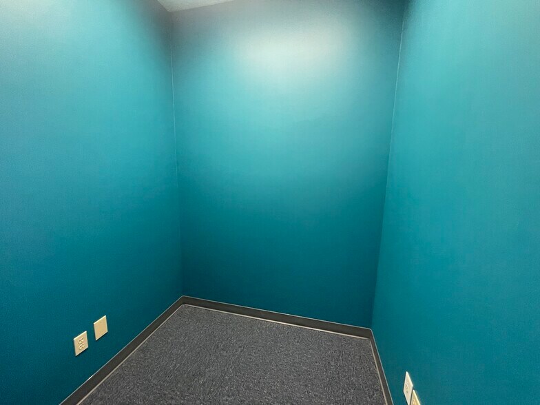 More Photos Of 78 Lynoak Cv, Jackson Medical For Sale