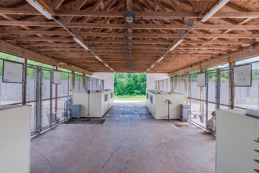 More Photos Of 175 Decoverly Lane, Falls Specialty For Sale