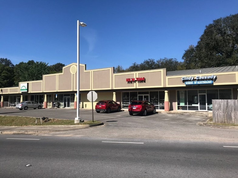 More Photos Of 6103 Tippin Ave, Pensacola General Retail For Lease