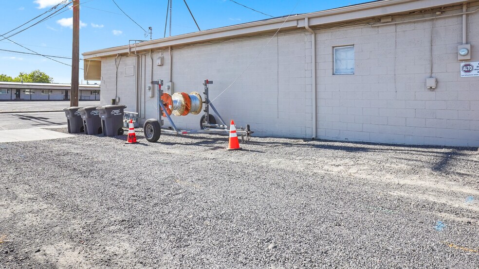 More Photos Of 716 E Main St, Othello Storefront Retail Office For Sale