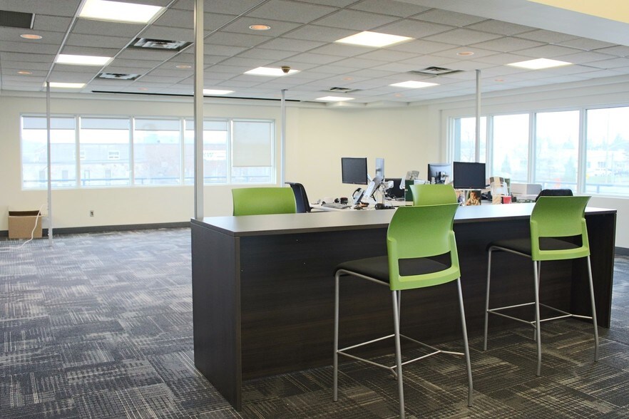 More Photos Of 148 Manitou Dr, Kitchener Office For Lease