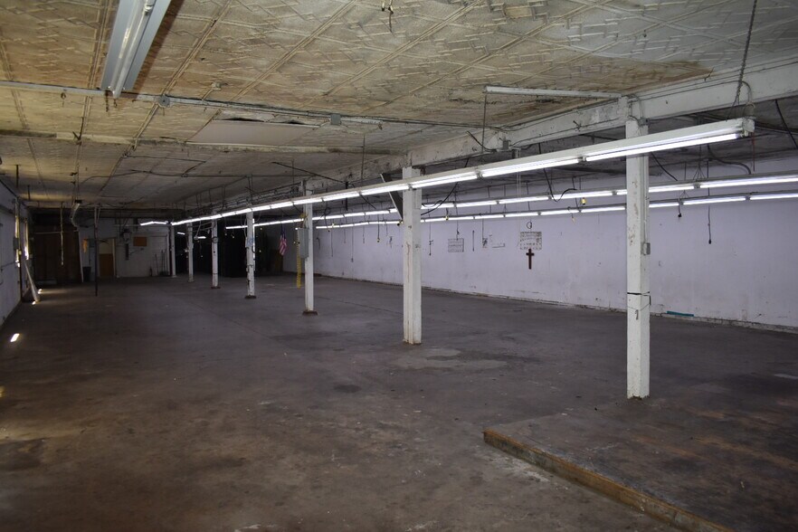 More Photos Of 4862 Compton Ave, Los Angeles Manufacturing For Lease