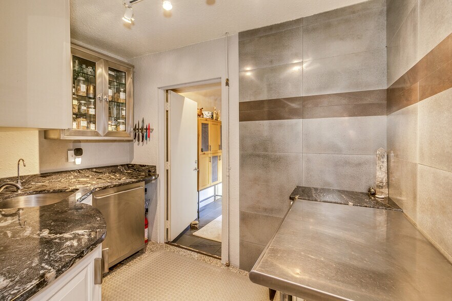 More Photos Of 3401-3405 S Lyndale Ave, Minneapolis Storefront Retail Residential For Sale