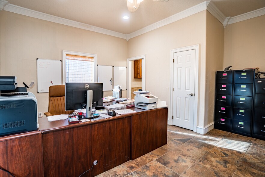 More Photos Of 8475 County Road 156, Kaufman Office For Sale