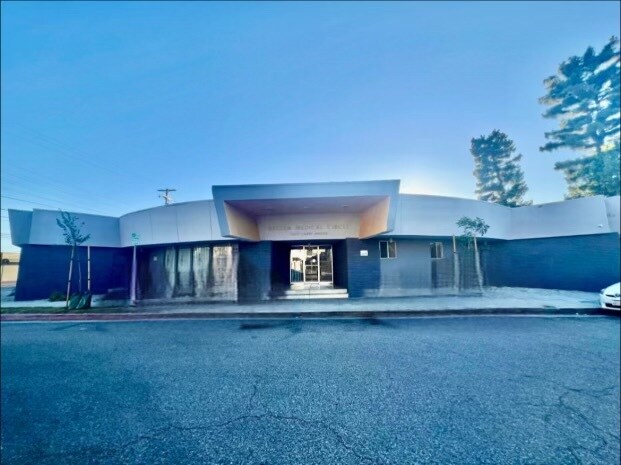 More Photos Of 18437 Saticoy St, Reseda Medical For Lease