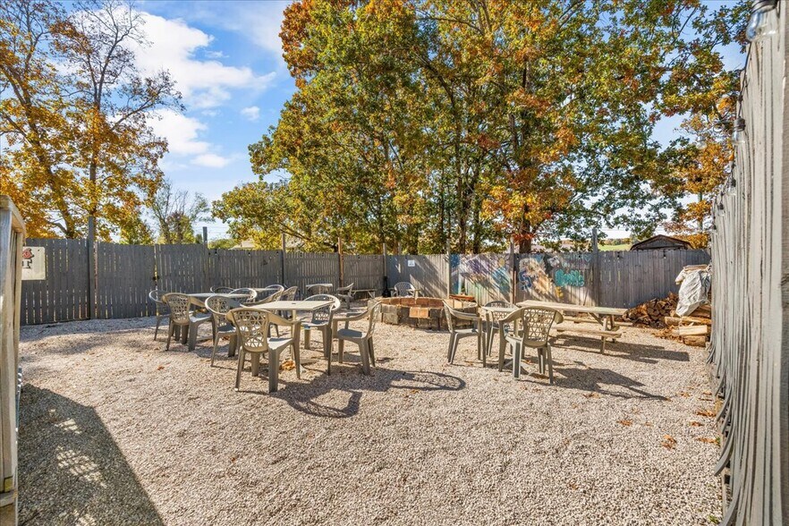 More Photos Of 852 Southern Hwy, Mineral Wells Industrial For Sale