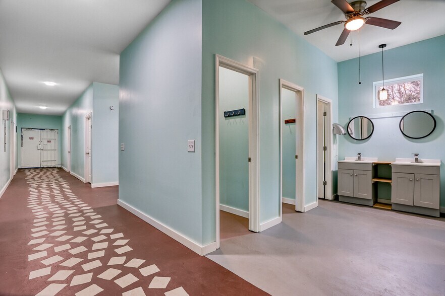 More Photos Of 55 Main St, Garden City Office Residential For Sale