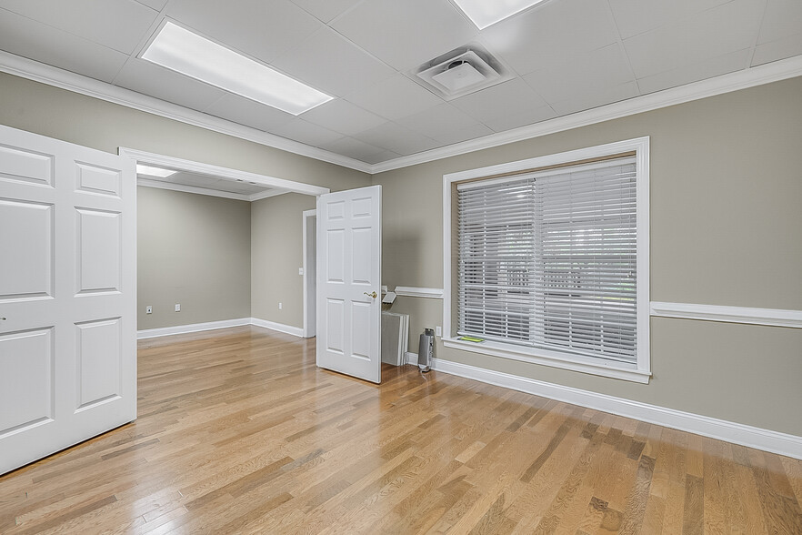 More Photos Of 2104 Delta Way, Tallahassee Office For Sale