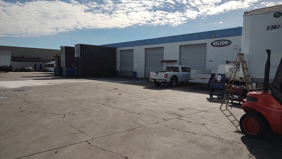 More Photos Of 12306 Los Nietos Rd, Santa Fe Springs Warehouse For Sale