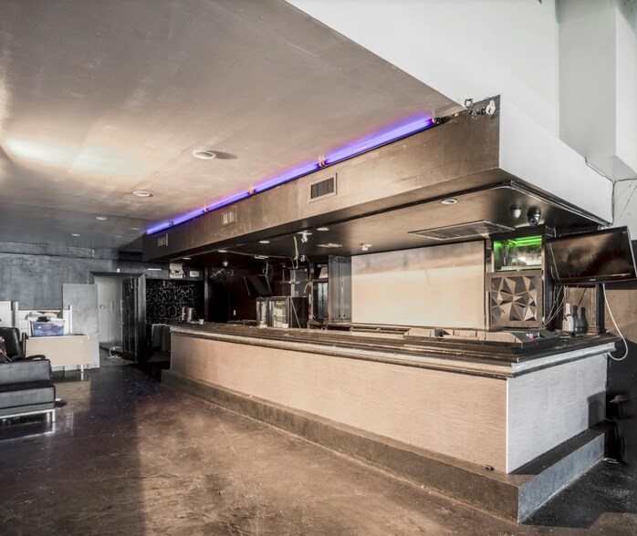 More Photos Of 912 71st St, Miami Beach Bar For Sale