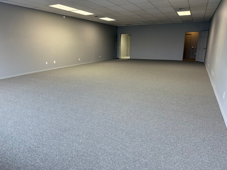 More Photos Of 3302-3304 Main St, Yakima Freestanding For Lease