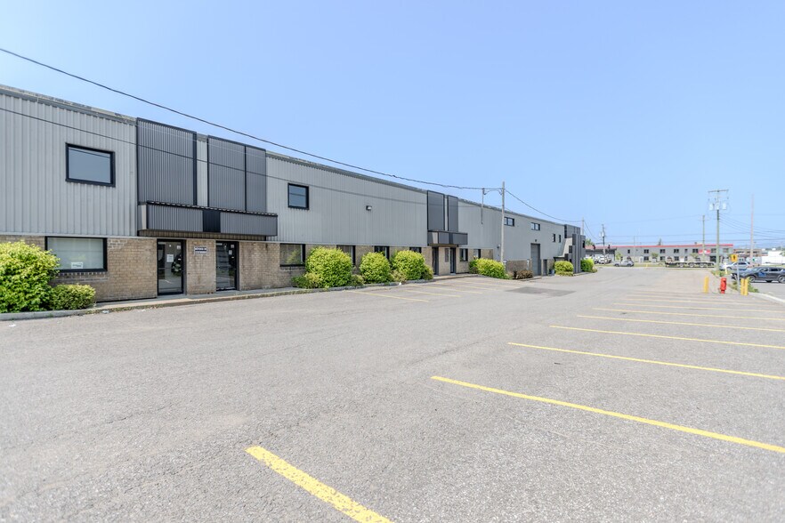 More Photos Of 2435 Av Watt, Québec Manufacturing For Lease