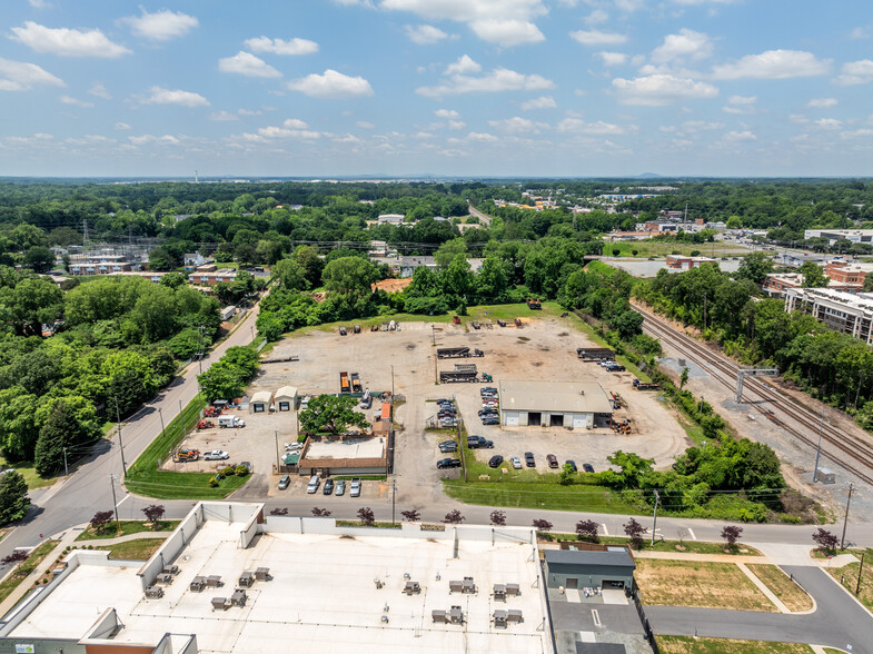 Primary Photo Of 2420-2426 Berryhill Rd, Charlotte Truck Terminal For Lease