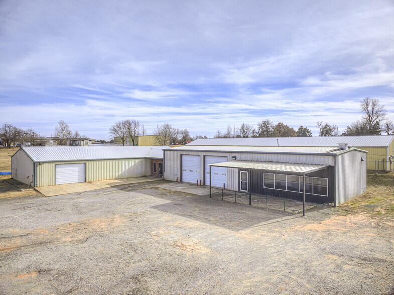 More Photos Of 2900 E Waterloo Rd, Edmond Self Storage For Lease