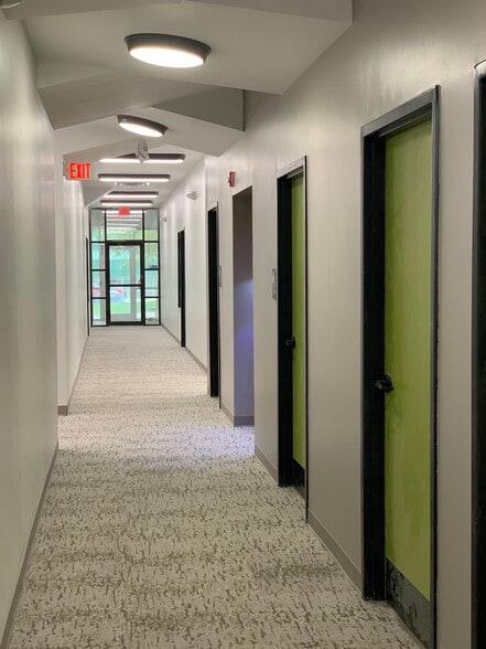 More Photos Of 1310 NW Vivion Rd, Kansas City Office For Lease